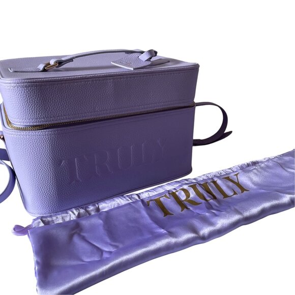 Truly Beauty Amalfi Luxury Vegan Leather Travel Trunk in Lilac - Picture 5 of 14